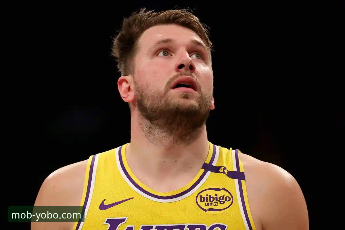 揭秘湖人进攻风暴：东契奇43分背后的战术逻辑与数据洞察